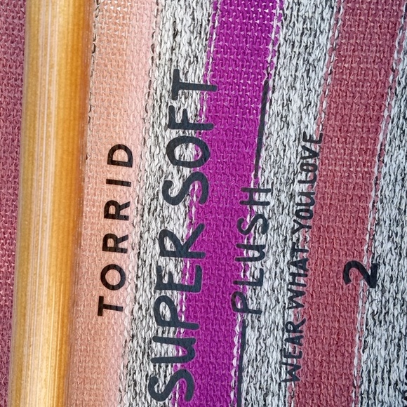 Torrid Super Soft top - Picture 3 of 5